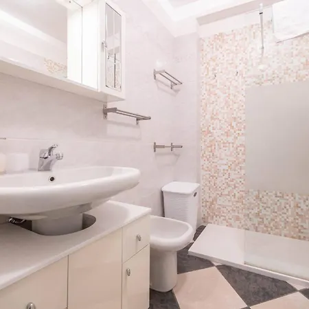 San Rocco, By Short Holidays Appartement
